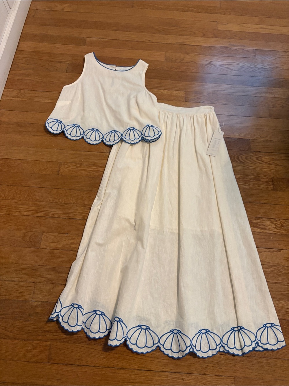 Calypso St. Barth White Skirt Set with Blue Embroidery Seashell Small NWT - Picture 6 of 10